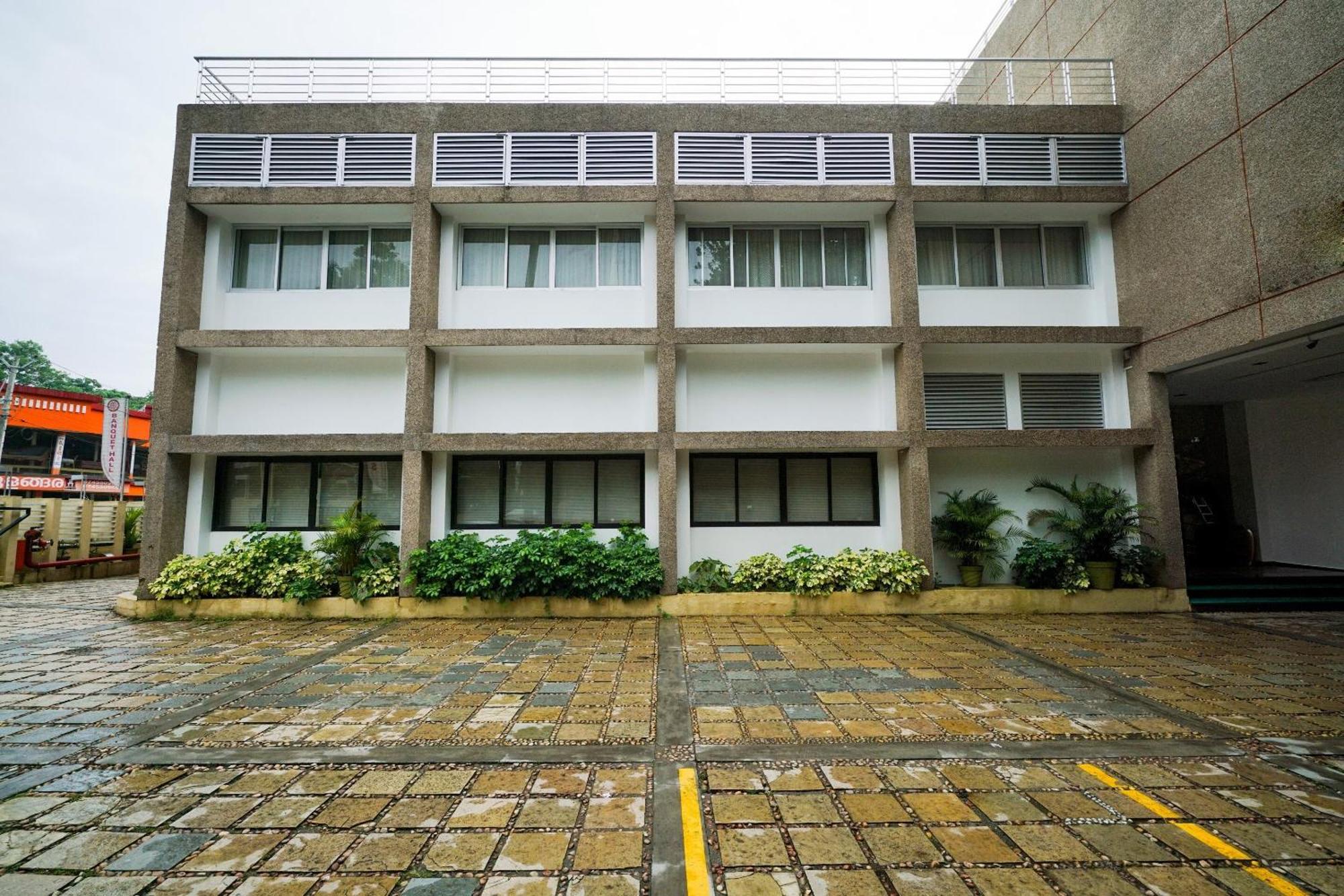 캐피탈 O 15754 묵칸누르 투어리스트 홈 앙가말리 외부 사진